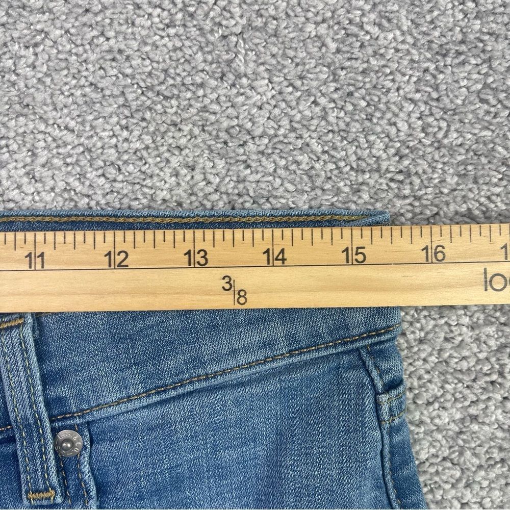 Levi's 724 Jeans Women's 31 Blue Straight High Rise Medium Wash Distressed Denim - Picture 7 of 11